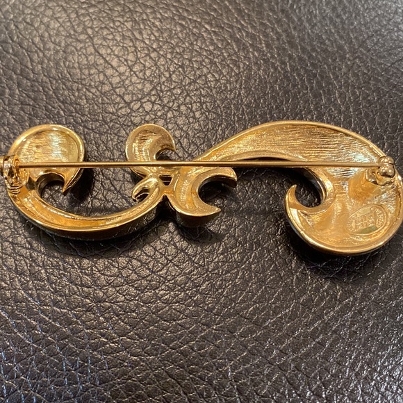 Givenchy Pin - Picture 6 of 8